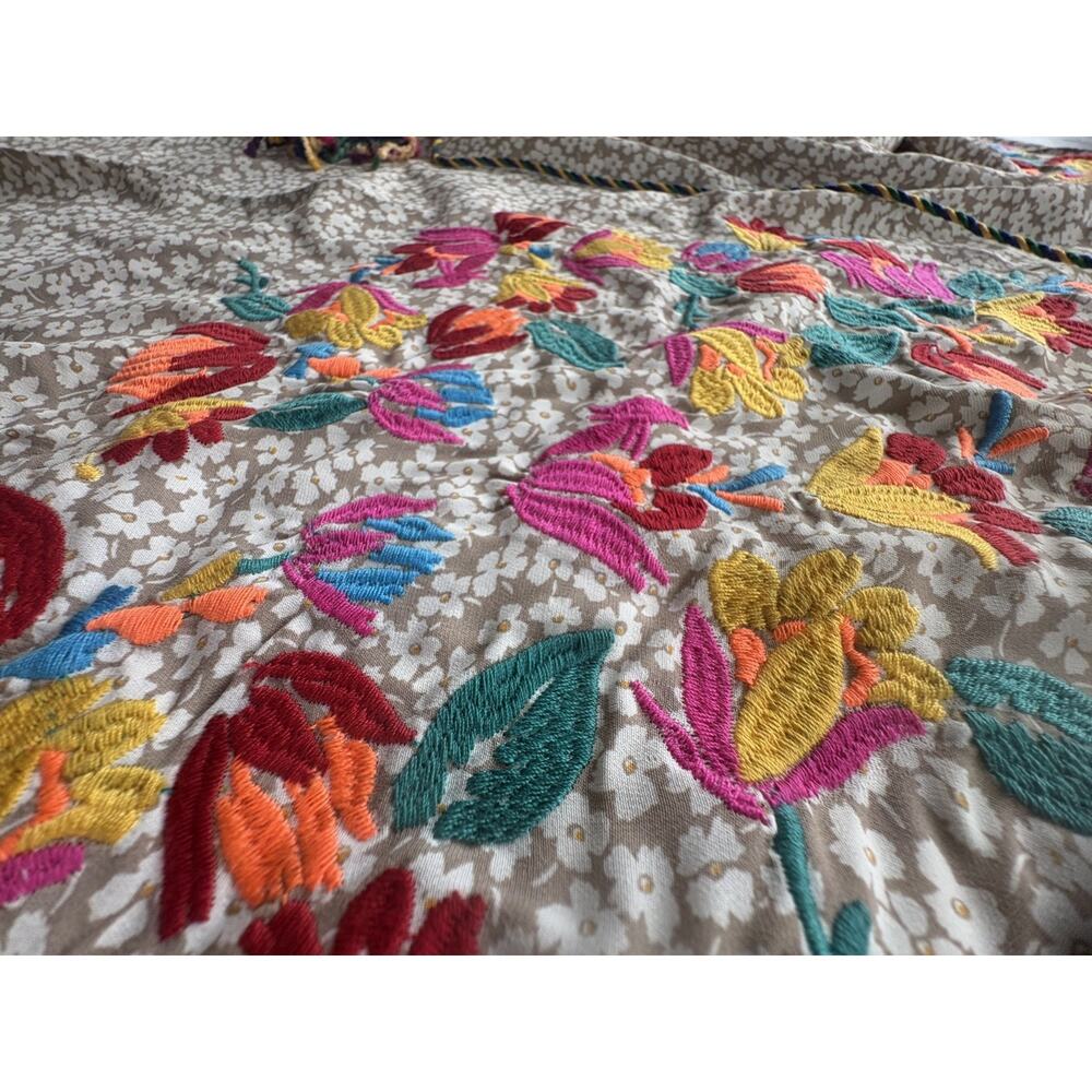 See and Be Seen Top Embroidery Floral Boho Peasant Medium With Tassel Tie - Picture 6 of 8
